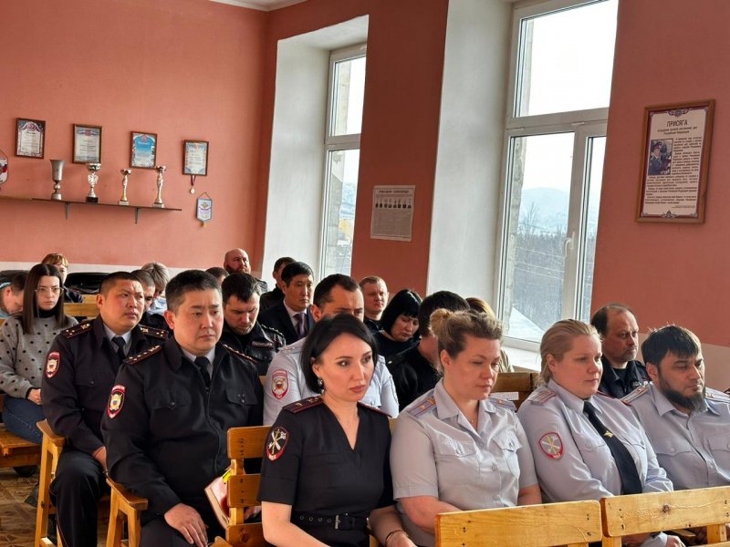 Начальник УМВД России по Чукотскому автономному округу полковник полиции Иван Аникин посетил с рабочим визитом Билибино
